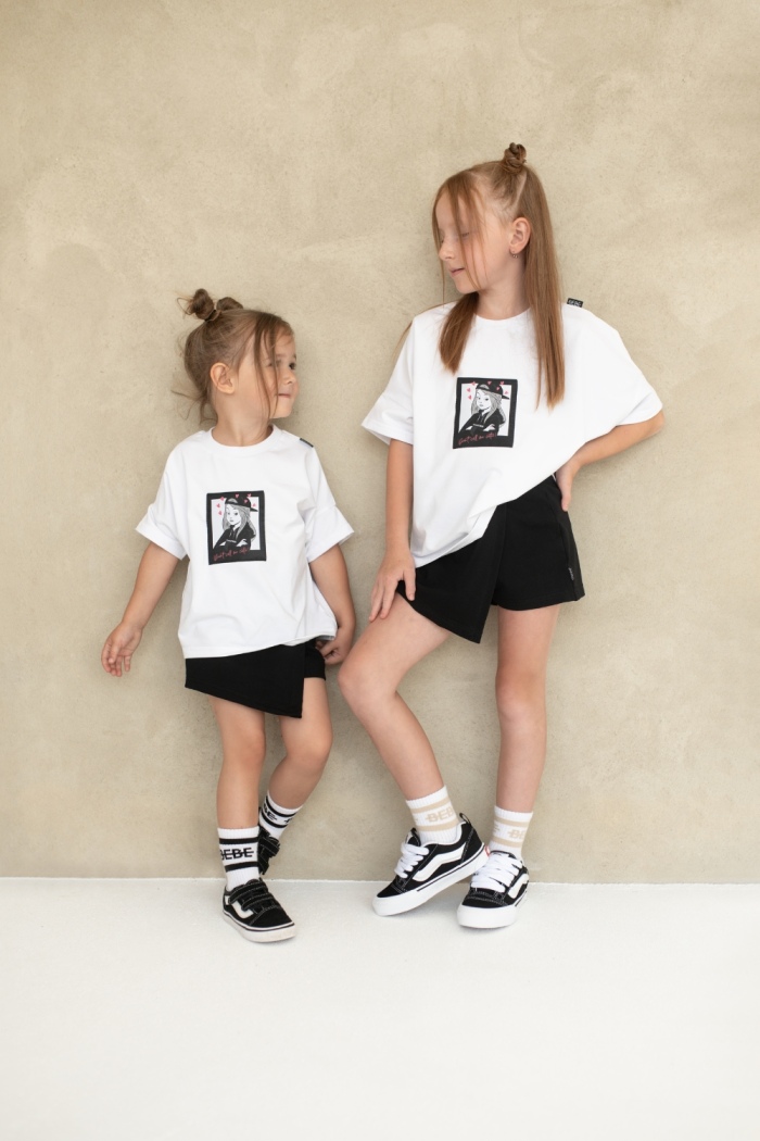 ASYMETRYCZNE SPÓDNICZKO-SPODENKI